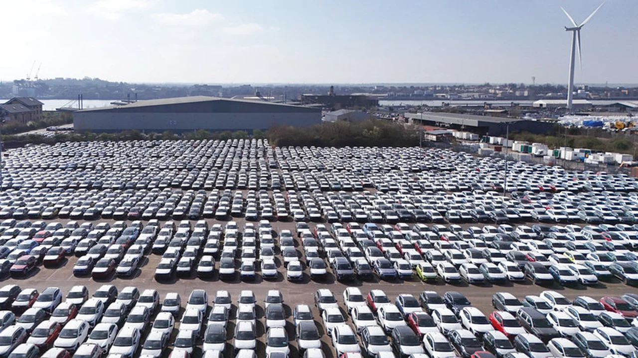 مطالبات شعبية واسعة بإنهاء سياسة الوكيل الحصري في قطاع السيارات المحلي